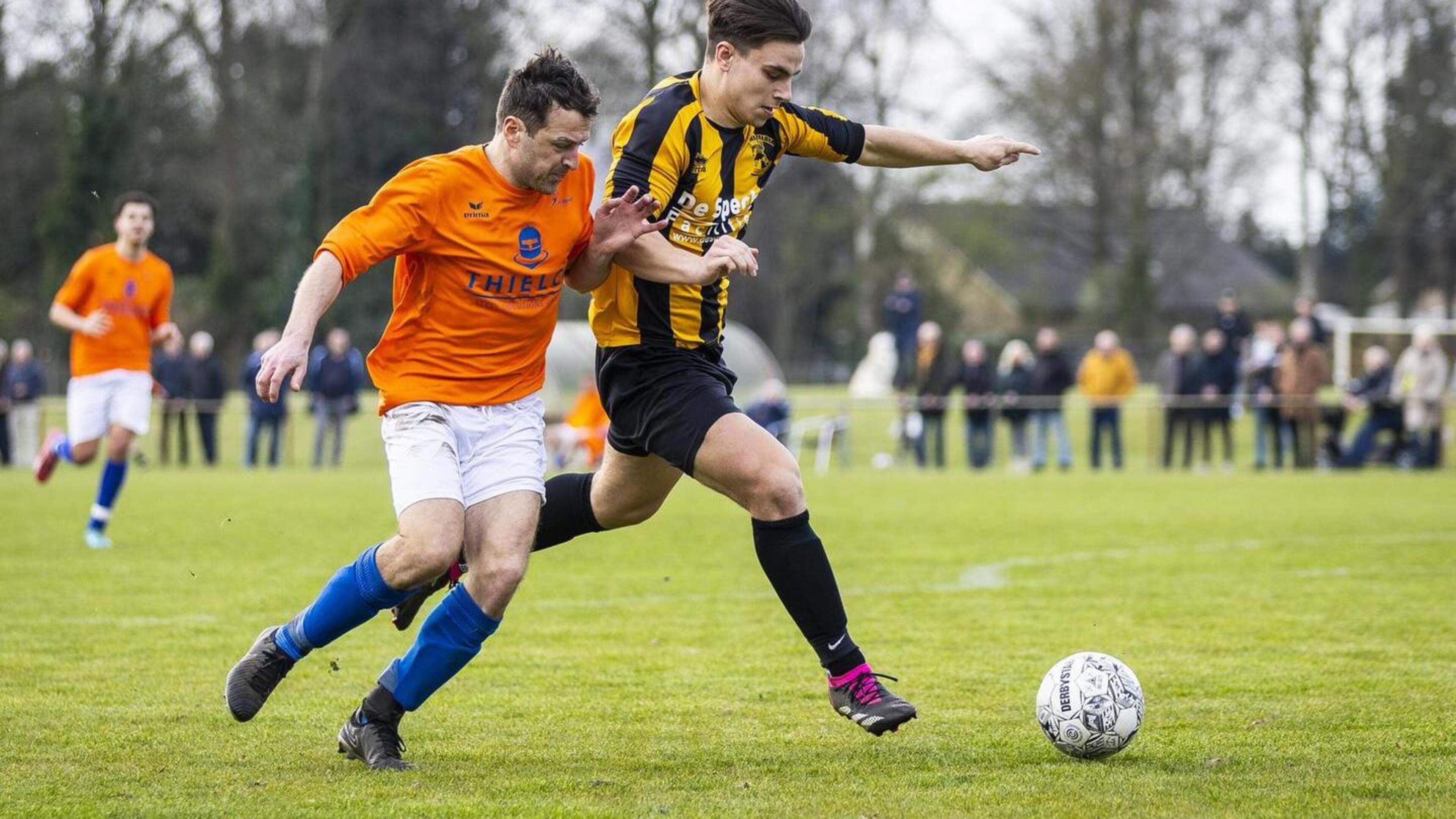 Reuver-aanvoerder Ruud Zegers: ‘Dat Reuver in derde klasse thuishoort, wordt te makkelijk gezegd doo